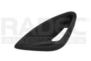 003-2327-02 REJILLA FASCIA NS MARCH 14-20 S/HOYO P/FARO SENSE L4 4 CILINDROS 1.6 L 5 PUERTAS DER
