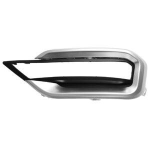 011-6001-02 MOLDURA FASCIA TRASERA CA CS35 PLUS 22-23 C/HOYO P/CUARTO C/MOLDURA PLATA DER