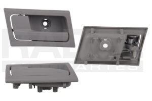 012-1223-11 MANIJA INTERIOR FD GRAND MARQUIS/CROWN VICTORIA 03-11 GRIS PLASTICO DELANTERA/TRASERA IZQ