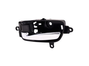 012-2302-39 MANIJA INTERIOR NS ALTIMA/PATHFINDER DELANTERA/TRASERA 13-16/ARMADA 15-16 URVAN 13-16/TITAN DELANTERA 15-16 NEGRA/CROMO IZQ