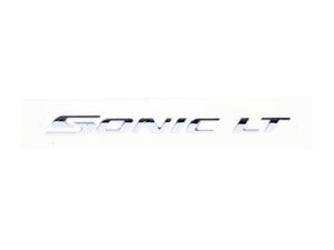035-0670-03 EMBLEMA CAJUELA CV SONIC 12-16 LT ORIGINAL