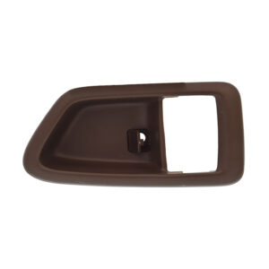 100213 MANIJA INTERIOR TY CAMRY 97-01  SOLO BISEL CAFE PLASTICO DELANTERA/TRASERA IZQUIERDA
