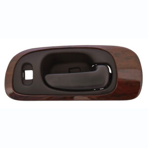 100338 MANIJA INTERIOR CR 300M 99-04/CONCORDE LXI 98-04  CON HOYO PARA SEGURO CON BISEL TIPO MADERA NEGRO PLASTICO DELANTERA DERECHA