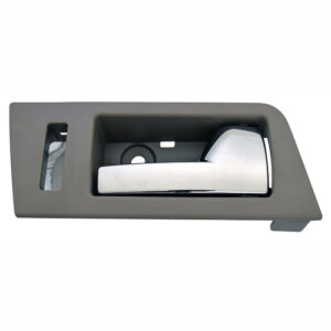 101224 MANIJA INTERIOR FD ESCAPE 08-12/FOCUS USA TYPE MZ TRIBUTE MR MARINER 08-11 CON HOYO PARA SEGURO GRIS/CROMO PLASTICO DELANTERA DERECHA