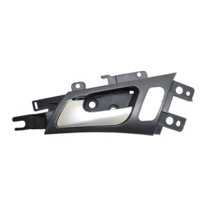 104283 MANIJA INTERIOR AC TL 04-08  CON HOYO PARA SEGURO NEGRO/PLATA PLASTICO DELANTERA IZQUIERDA