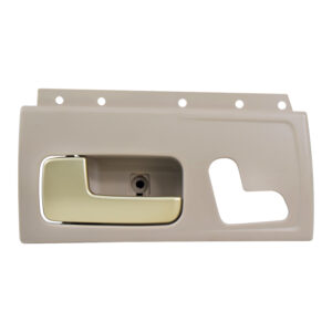 106133 MANIJA INTERIOR LC TOWN CAR EXECUTIVE 03-11  CON HOYO PARA CONTROL DE ASIENTO CON BASE BEIGE/DORADO PLASTICO DELANTERA IZQUIERDA
