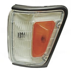 18-1449-00-6B CUARTO PUNTA TOYOTA PU 89-95 NEGRO 4WD TYC DER