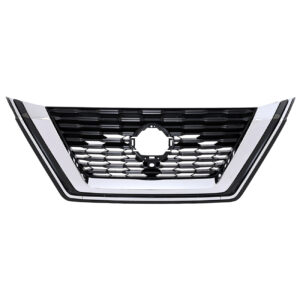 204-2324-13 PARRILLA NS X-TRAIL 23-25 C/MOLDURA CROMADA C/HOYO P/CAMARA