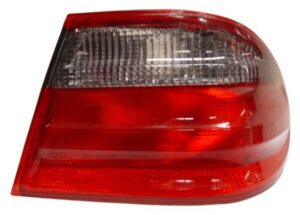 440-1915RD CALAVERA MBENZ CLASE E 99-01 ROJO/OSCURA EXT S/ARNES DEPO2 DER