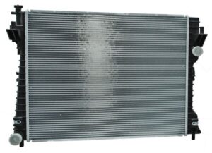 613-FDA147 RADIADOR MUSTANG 10-14 3.7/ 5.0 V6/ V8 AUT ALUMINIO SOLDADO TW