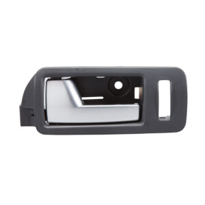 97987 MANIJA INTERIOR FD MUSTANG 05-14  CON HOYO PARA SEGURO NEGRA/CROMO PLASTICO HUSHAN DELANTERA IZQUIERDA