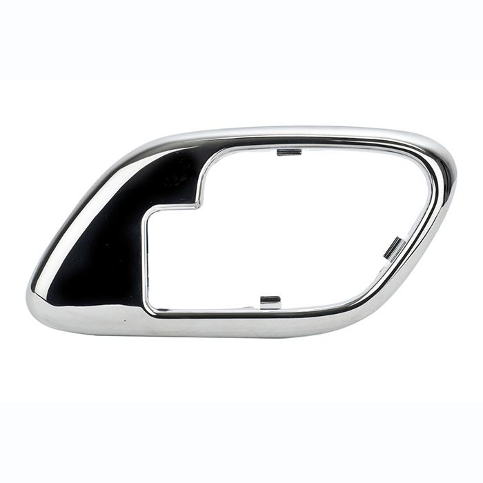 99522 MANIJA INTERIOR CV CHEYENNE/CUSTOM 95-98/SUBURBAN 95-99/SILVERADO 95-98/TAHOE 95-99 GM SIERRA/YUKON 95-98 CD ESCALADE ESV 95-00 CV PICK UP 95-98 SOLO BISEL CROMO PLASTICO DELANTERA/TRASERA DERECHA