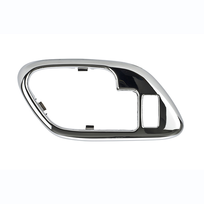 99525 MANIJA INTERIOR CV CHEYENNE/CUSTOM 95-98/SUBURBAN 95-99/SILVERADO 95-98/TAHOE 95-99 GM SIERRA/YUKON 95-98 CD ESCALADE ESV 95-00 CV PICK UP 95-98 BISEL CON HOYO CROMO PLASTICO DELANTERA/TRASERA IZQUIERDA