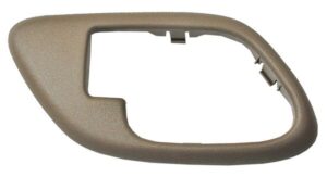 BIS28 BISEL MANIJA INT CHEV PU 95-98 BEIGE RH N-TW