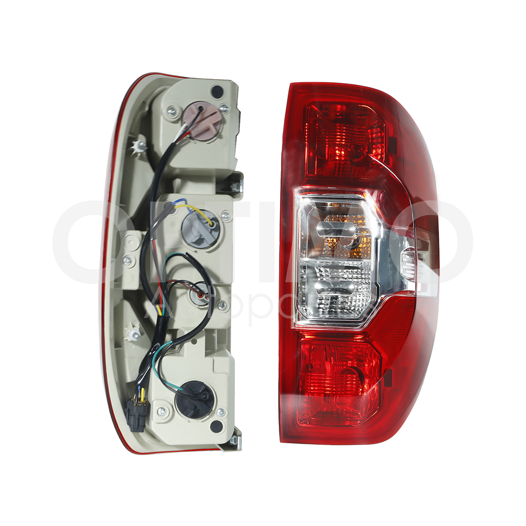 FCNC1801 CALAVERA CHEV S-10 MAX 22-24 DER C/ARNES (DOBLE CABINA) (ROJO/BLANCO/ROJO)