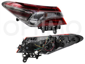 FCNT0146 CALAVERA TOYOTA CAMRY 18-22 IZQ EXT C/ARNES OSCURA (ROJO/BLANCO)