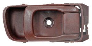 MINPU08RL MANIJA INT NISSAN PU D22 08-14/ URVAN 02-13/ PATHFINDER 96-04 ROJA DEL/ TRAS PLASTICO IZQ