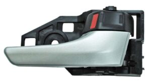 MITCA12R MANIJA INT CAMRY LE/ SE 12-14/ PRIUS 11-12 NEGRO/ PLATA DEL/ TRAS PLASTICO DER