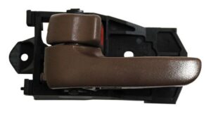 MITCA97CAL MANIJA INT CAMRY 97-01/ SIENNA 98-03 CAFE DEL/ TRAS PLASTICO IZQ