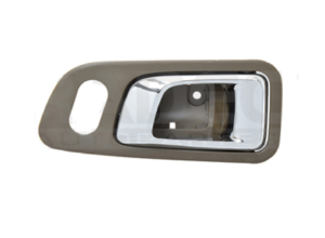 012-1307-14 MANIJA INTERIOR HD PILOT 03-08 CON HOYO PARA SEGURO CAFE/CROMADO PLASTICO DELANTERA DER