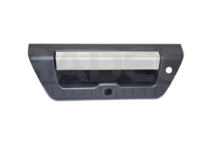 012-1215-88 MANIJA TAPA FD F-150/F-250/LOBO 15-18 MANUAL CON HOYO PARA LLAVE CON HOYO PARA LED CORRUGADA NEGRA/CROMO PLASTICO