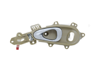 012-0712-15 MANIJA INTERIOR CR PT CRUISER 01-10 CON HOYO PARA SEGURO CAFE/CROMADO PLASTICO DELANTERA IZQ