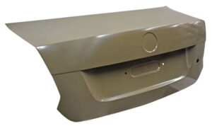 TCAA11 TAPA CAJUELA VW VENTO 14-22 C/HOYO P/CILINDRO S/HOYO P/CHAPA