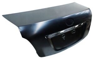 TCTYA06 TAPA CAJUELA YARIS 06-15 4P 678 892