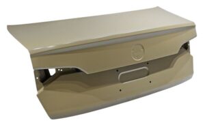 TCVJE19 TAPA CAJUELA JETTA 19-24 452 240412